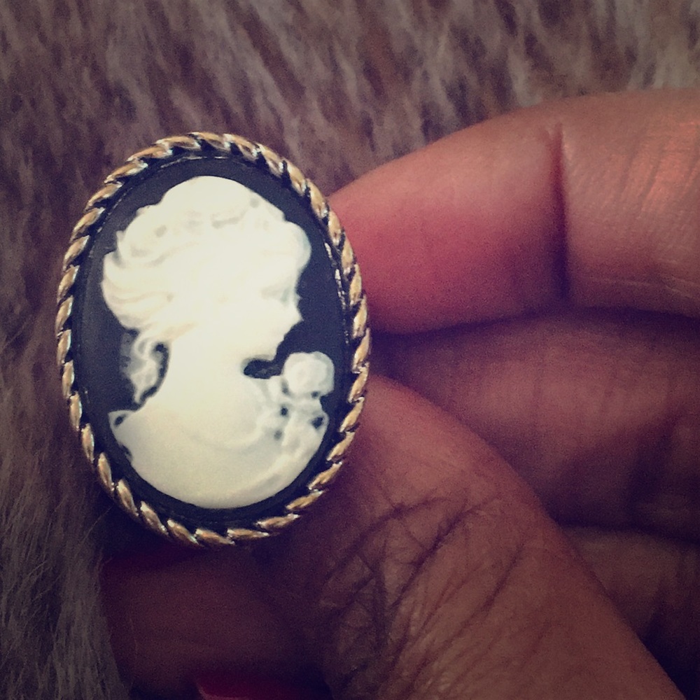 Vintage  Cameo Ring